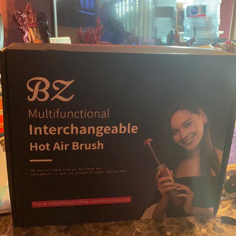 Multifunctional Hot Air Brush.